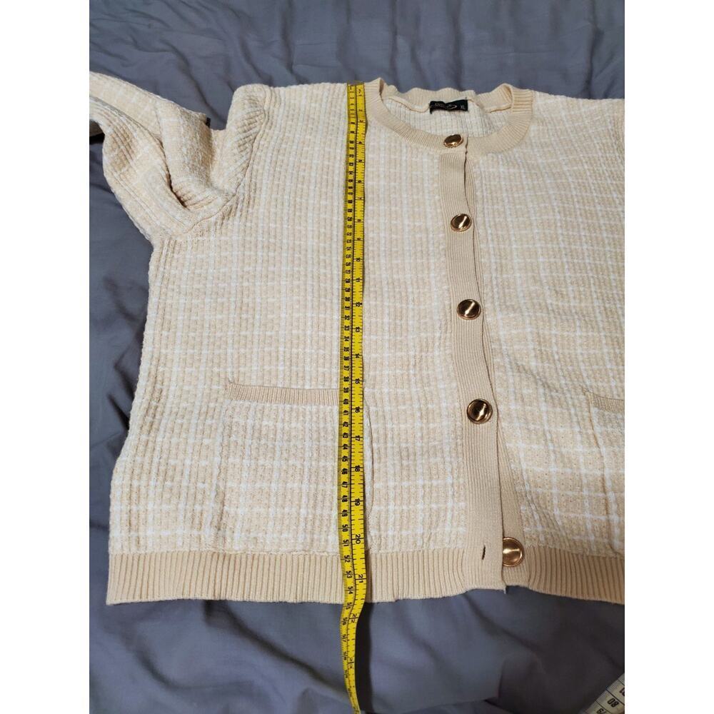 Women’s Beige Button-Front Cardigan Sweater – Textured Grid Pattern – Size XL - Picture 11 of 12